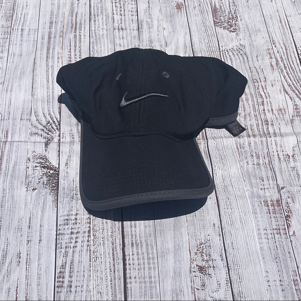 Womens black Nike hat